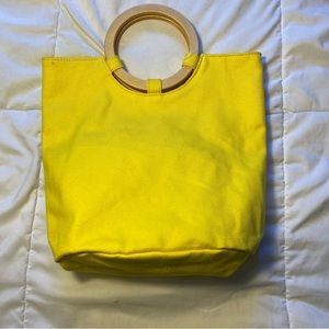 Yellow Beach bag with wooden handles